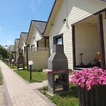 Lena *